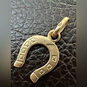 Solid 18k gold pendant